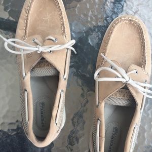 Womens's Sperry 9M